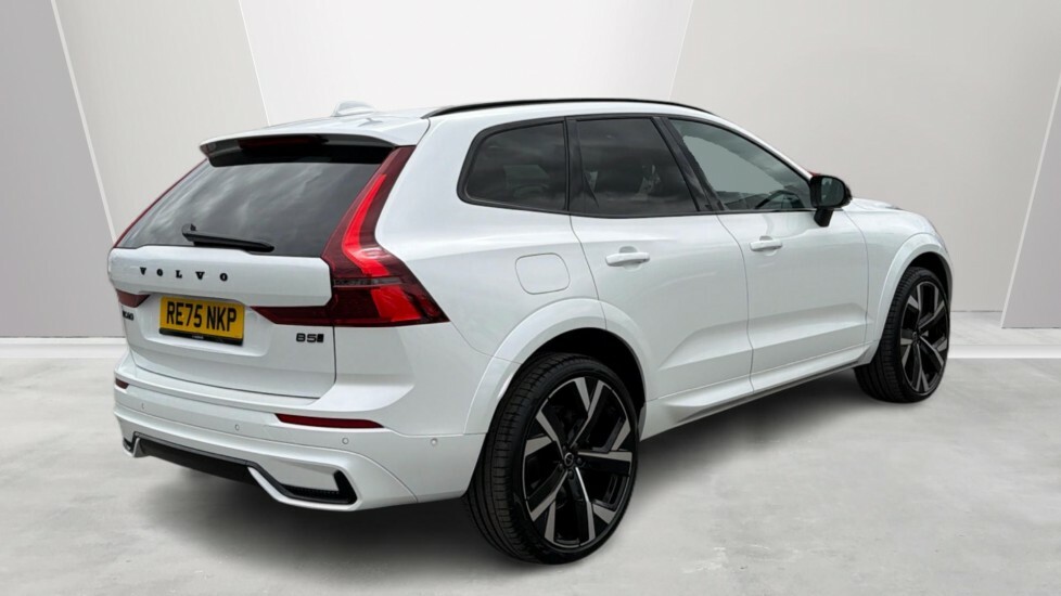 Volvo XC60 Black Edition Ultra, B5 Awd Mild Hybrid, White #2