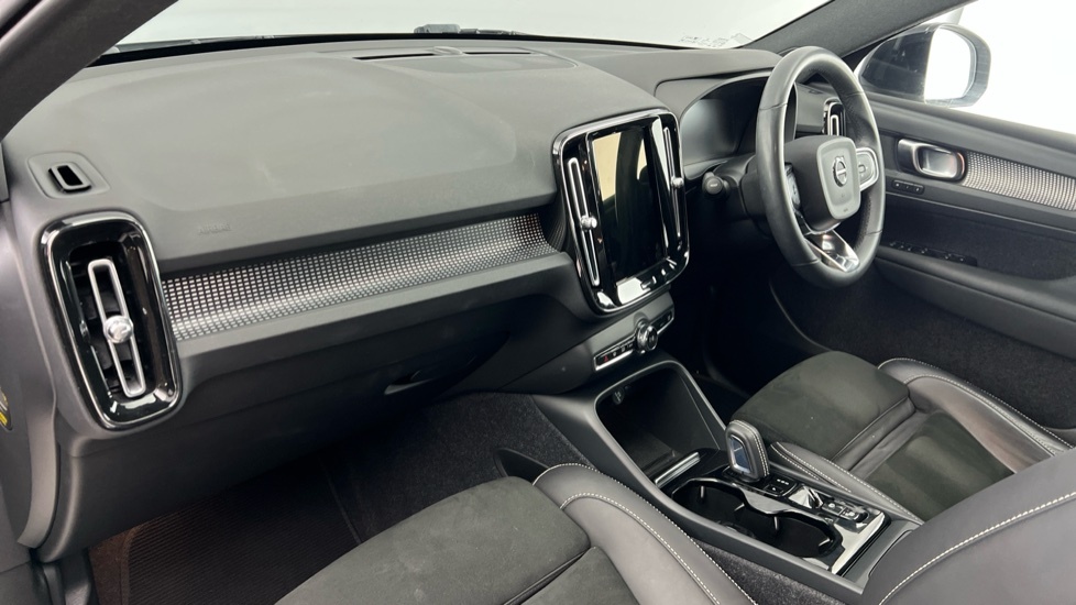 Volvo XC40 1.5 T3 163 R Design Pro Geartronic Silver #6