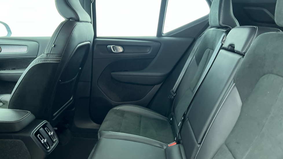 Volvo XC40 1.5 T5 Recharge Phev Inscription Pro Blue #7