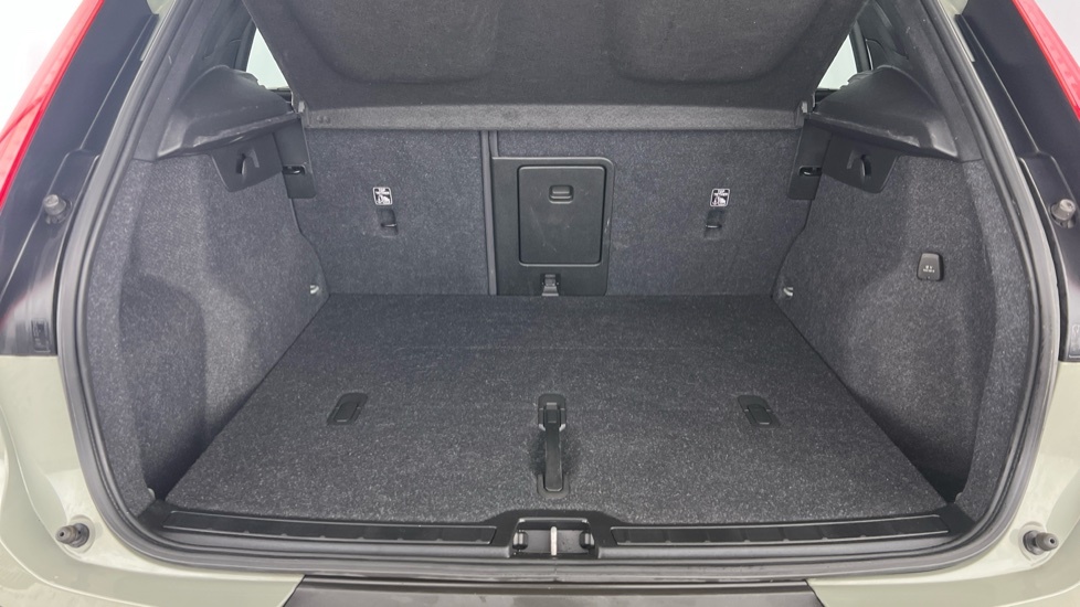 Volvo XC40 2.0 B3p Plus Dark Green #5