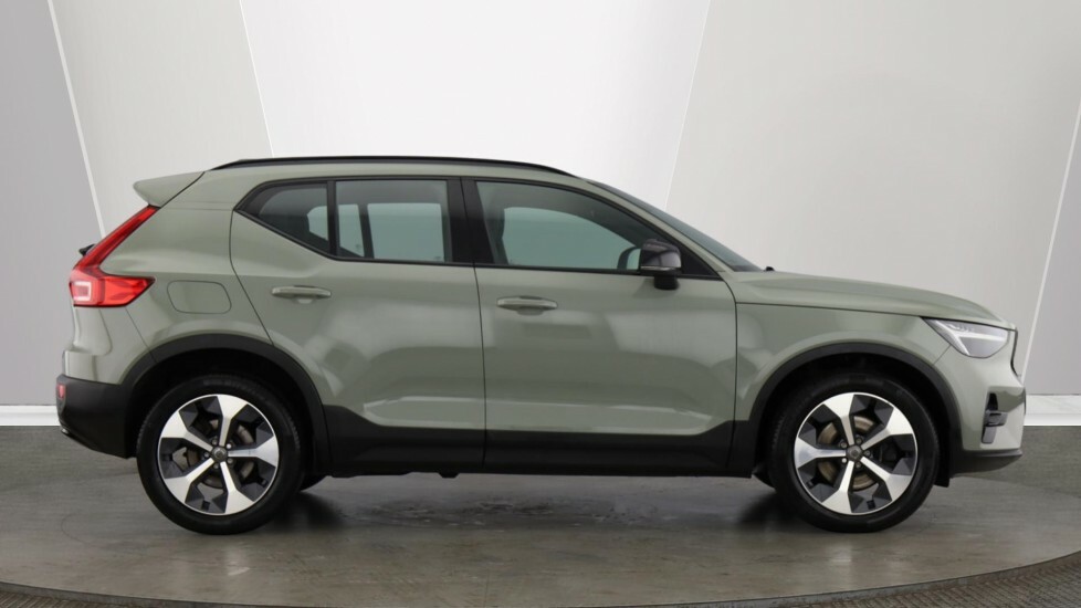 Volvo XC40 2.0 B3p Plus Dark Green #2