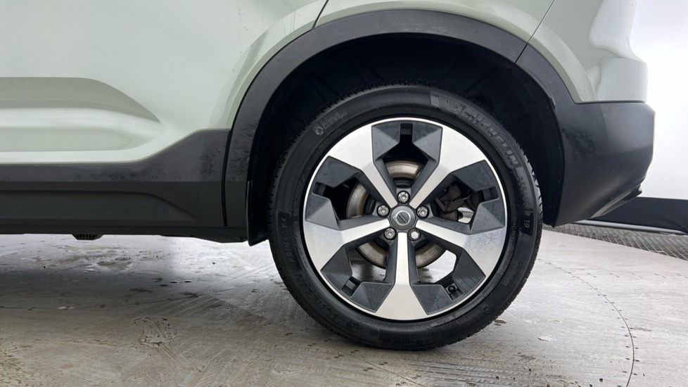Volvo XC40 2.0 B3p Plus Dark Green #4
