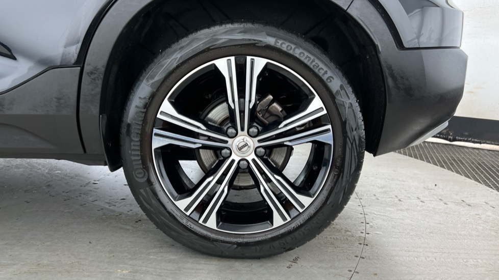 Volvo XC40 1.5 T3 163 Inscription Pro Geartronic Black #4
