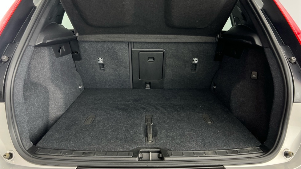 Volvo XC40 2.0 B3p Plus Dark Silver #5