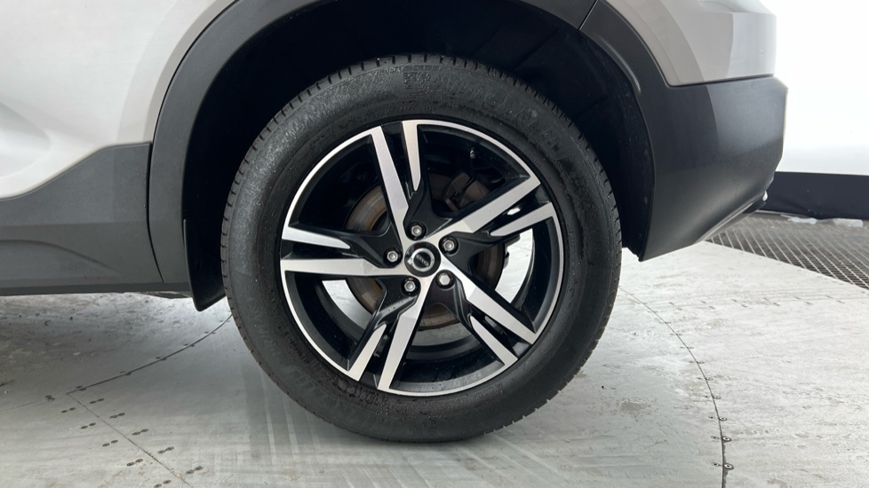Volvo XC40 2.0 B3p Plus Dark Silver #4