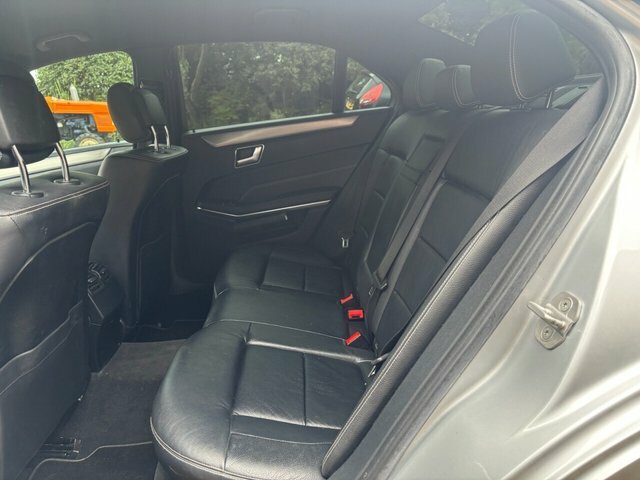 Mercedes-Benz E Class Saloon 2.1 E250 Cdi Amg Line G-tronic Euro 5 Ss Black #15