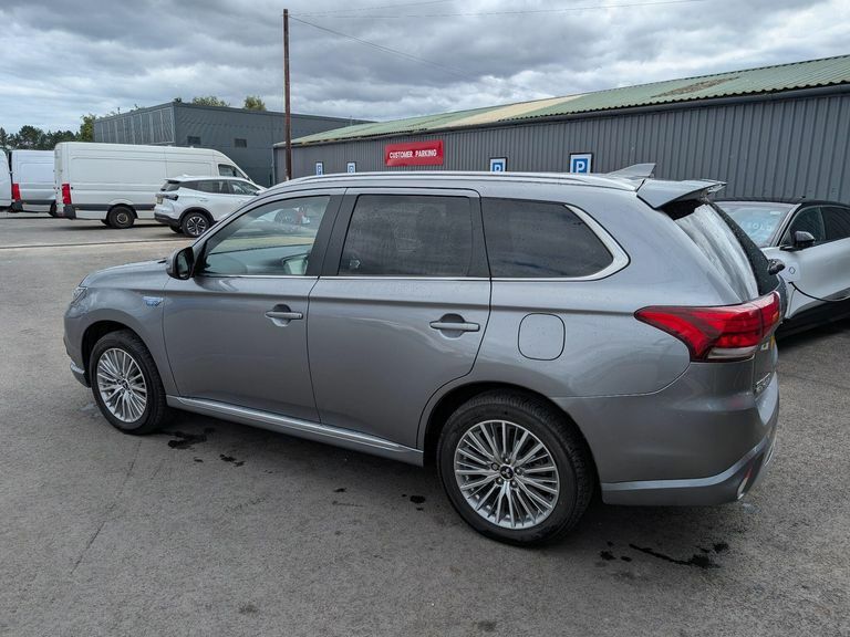Mitsubishi Outlander 2.4H Twinmotor 13.8Kwh Dynamic Cvt 4Wd Euro 6 Ss #4