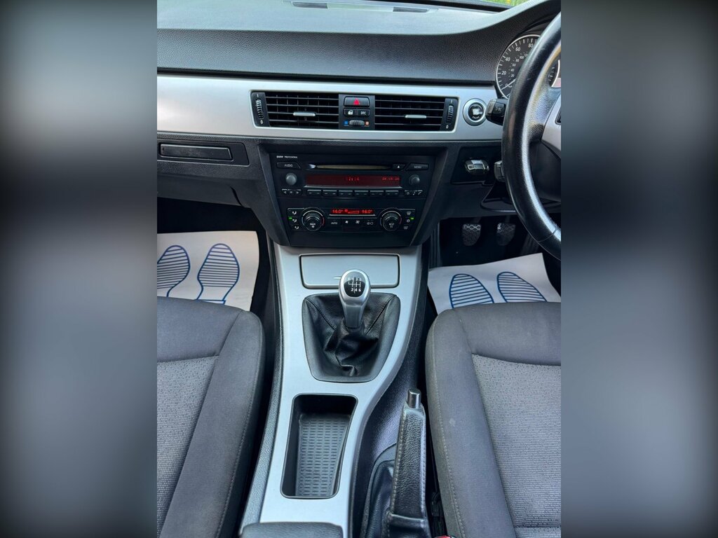 BMW 3 Series 320I Se 5-Door Green #28