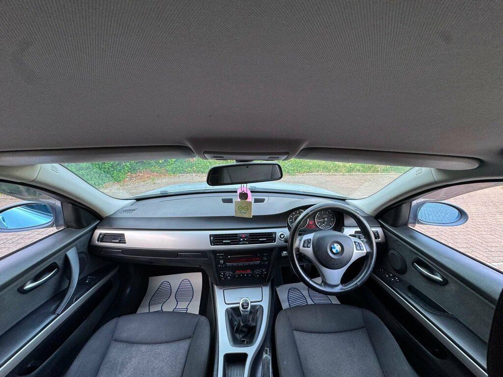 BMW 3 Series 320I Se 5-Door Green #25