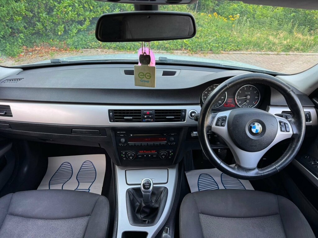 BMW 3 Series 320I Se 5-Door Green #26