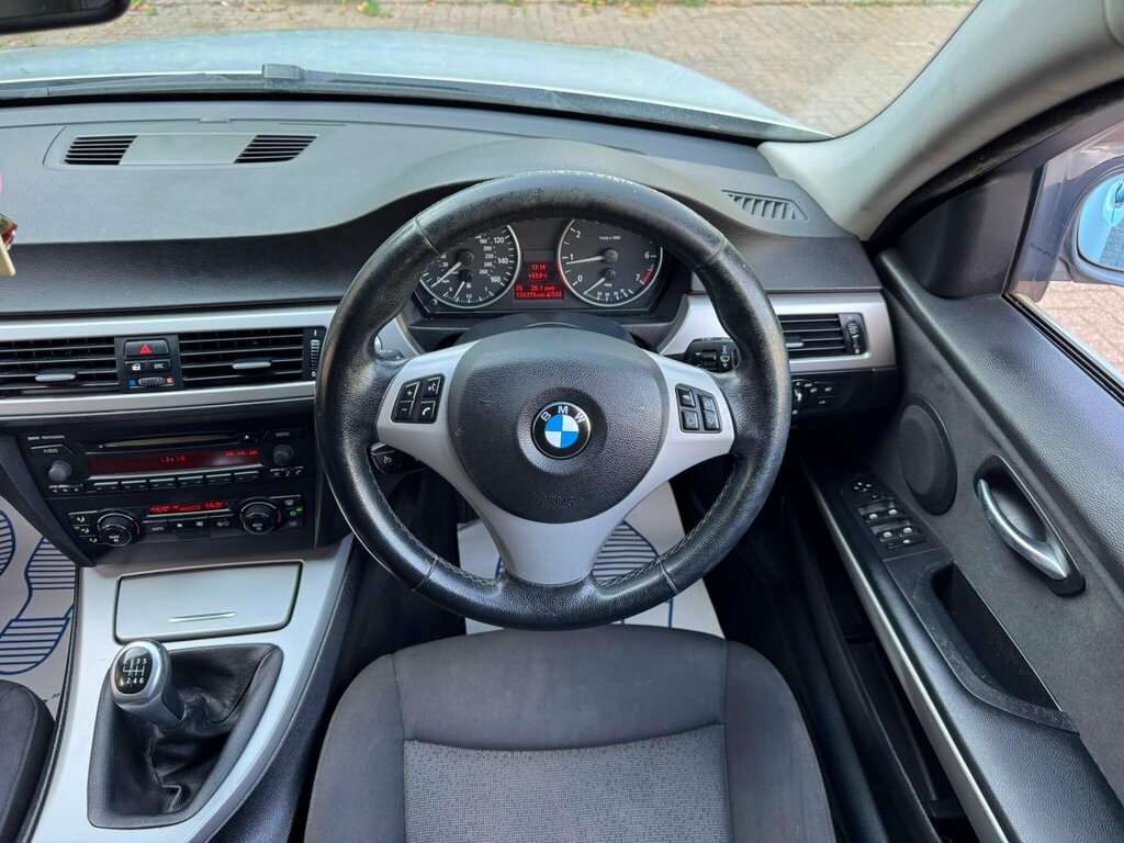 BMW 3 Series 320I Se 5-Door Green #29