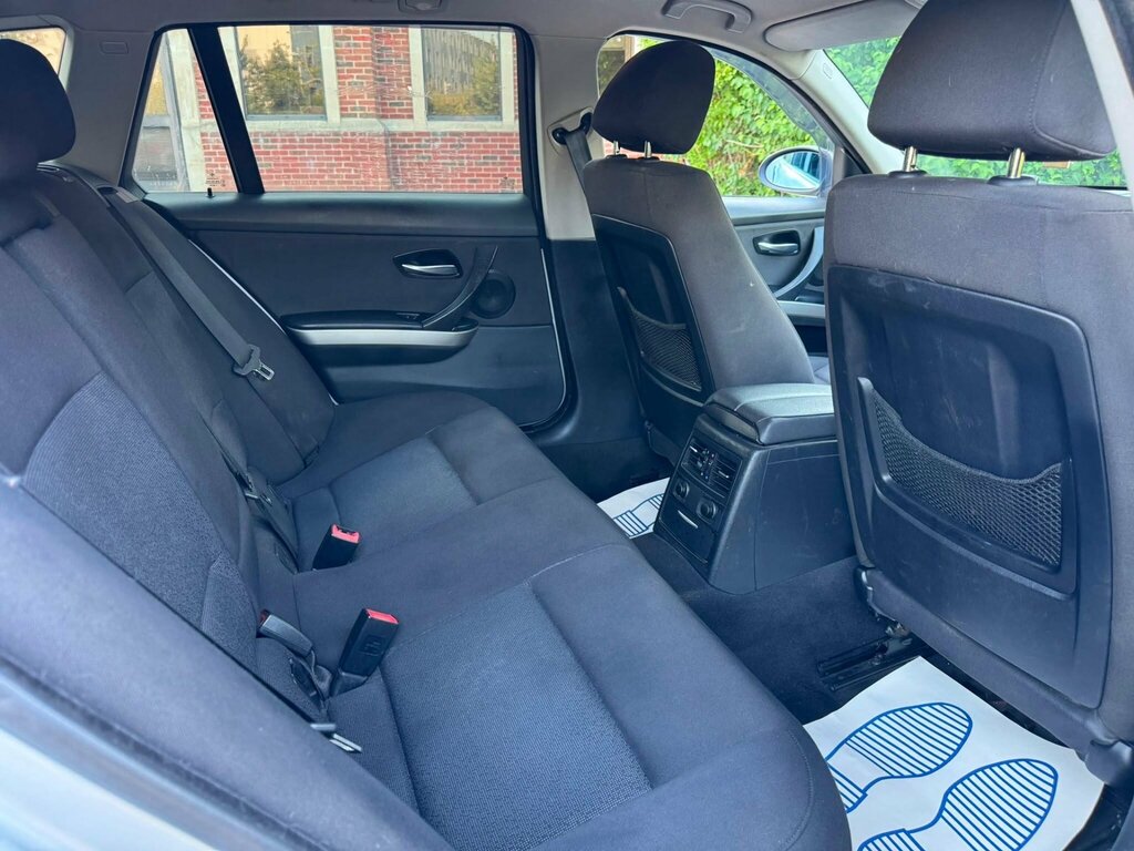 BMW 3 Series 320I Se 5-Door Green #22