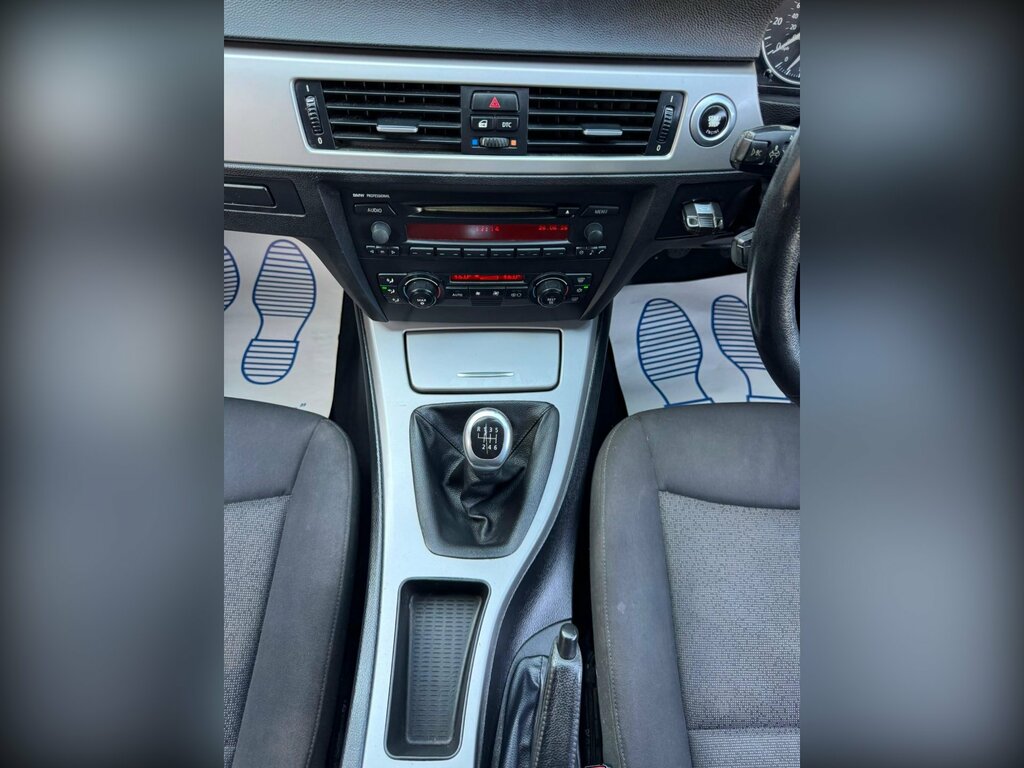 BMW 3 Series 320I Se 5-Door Green #27