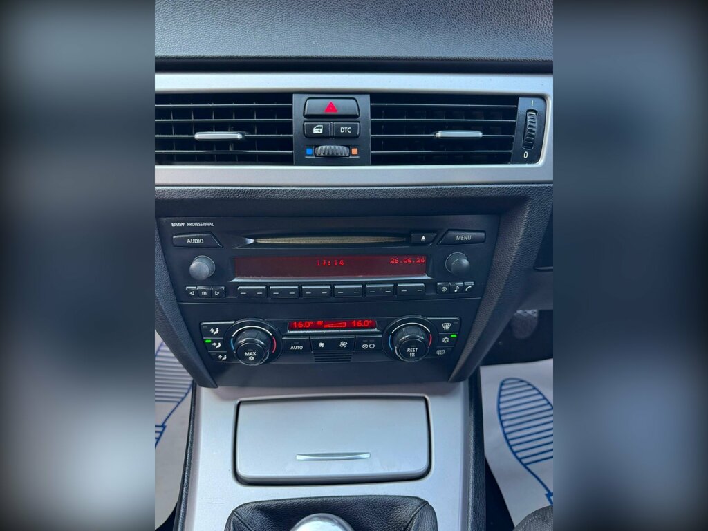 BMW 3 Series 320I Se 5-Door Green #30