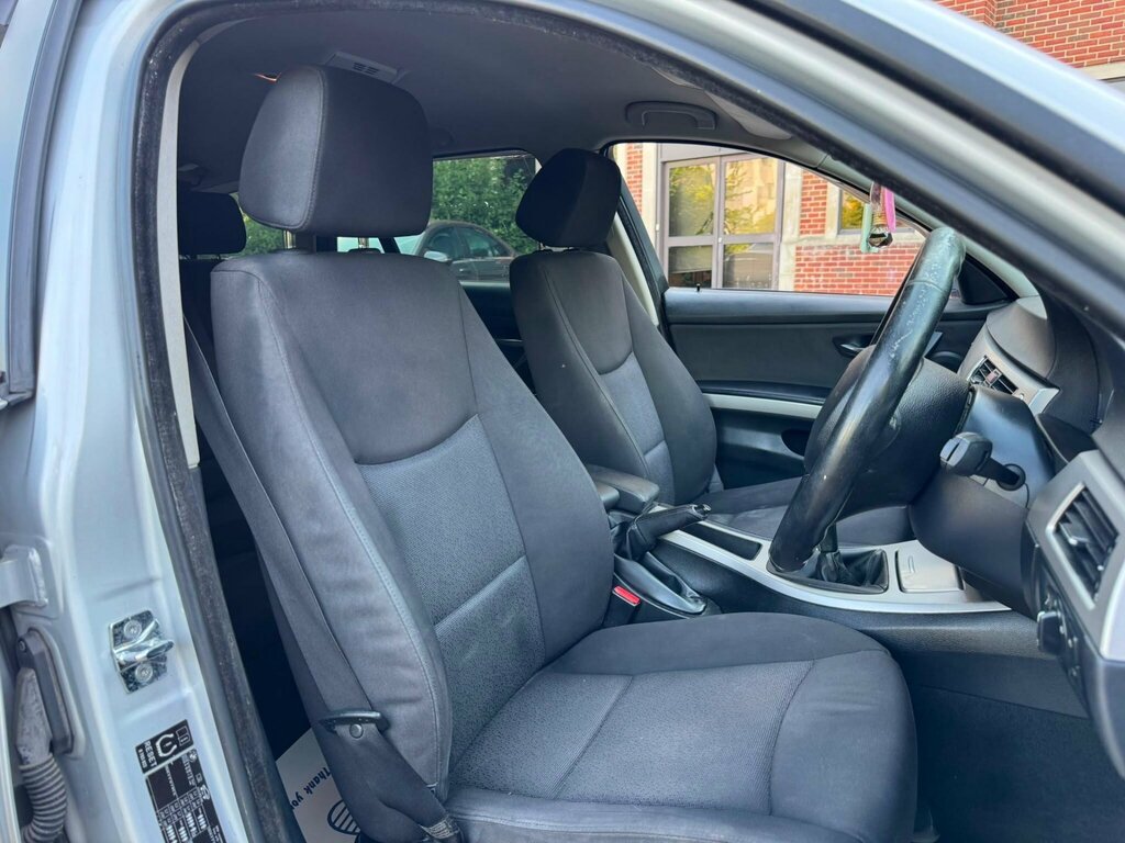 BMW 3 Series 320I Se 5-Door Green #17