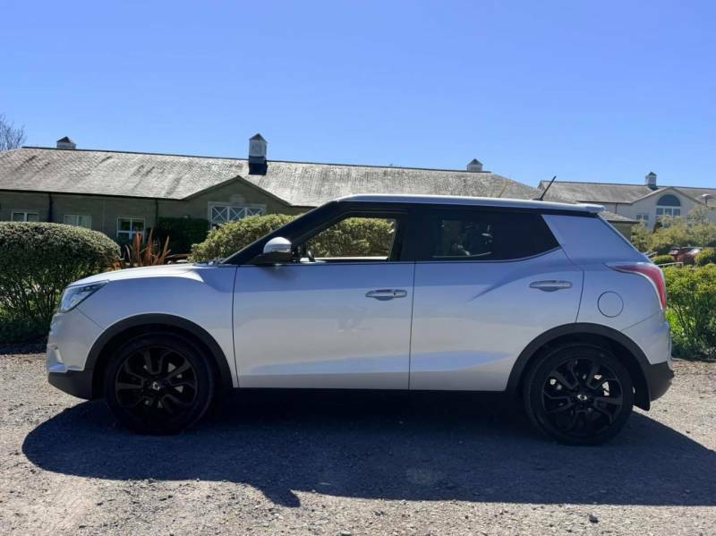 SsangYong Tivoli 1.6 D Elx Silver #2