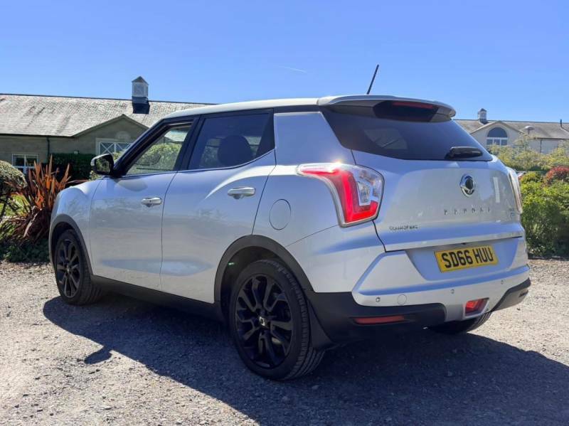 SsangYong Tivoli 1.6 D Elx Silver #3