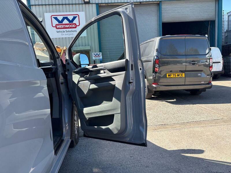 Ford Transit Custom Custom 320 Sport L1 Swb Rwd 160Kw 65Kwh Low R Grey #40