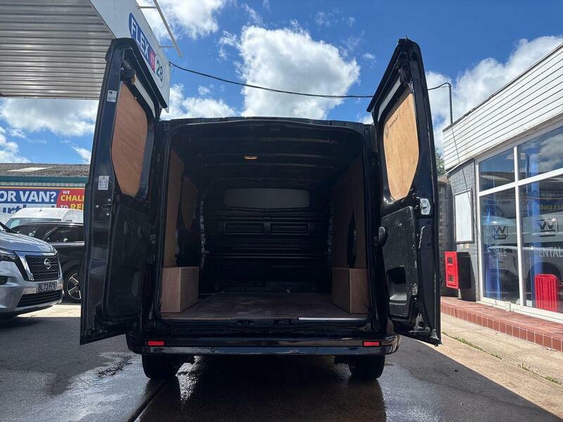Renault Trafic Lh30 Blue Dci 150 High Roof Advance Safety Van #39