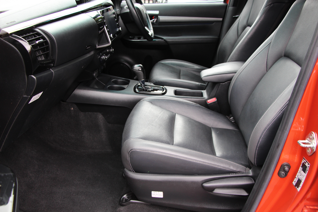 Toyota HILUX D-4d Invincible X Double Cab 4Wd 204 Demo 1 Ow  #5