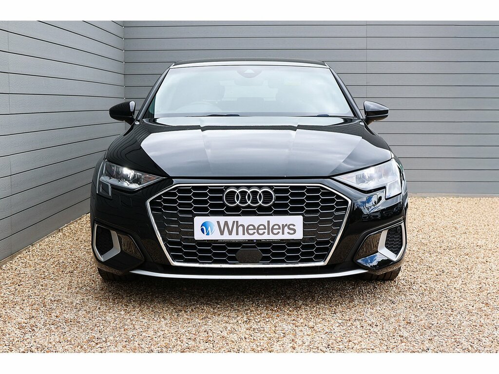 Audi A3 Tfsi Sport Black #4