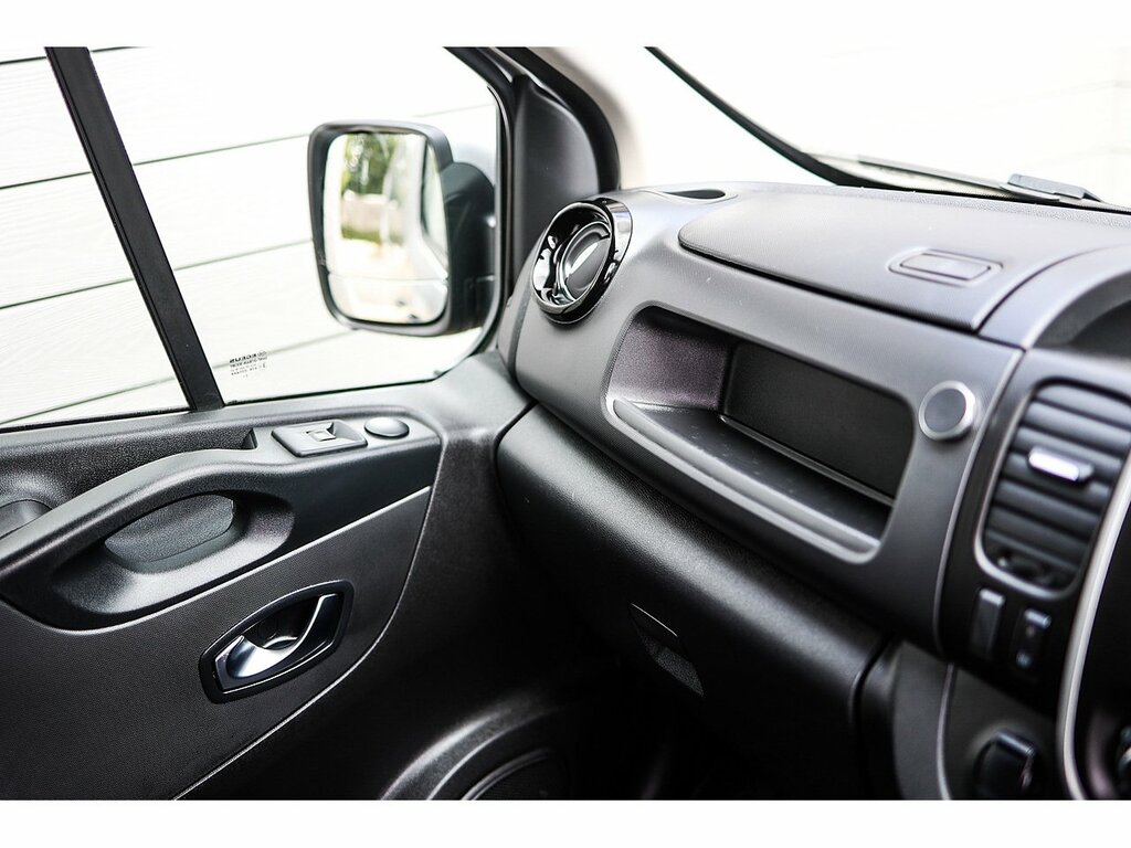 Renault Trafic Swb Lr Energy Sport Nav Euro 6 White #30
