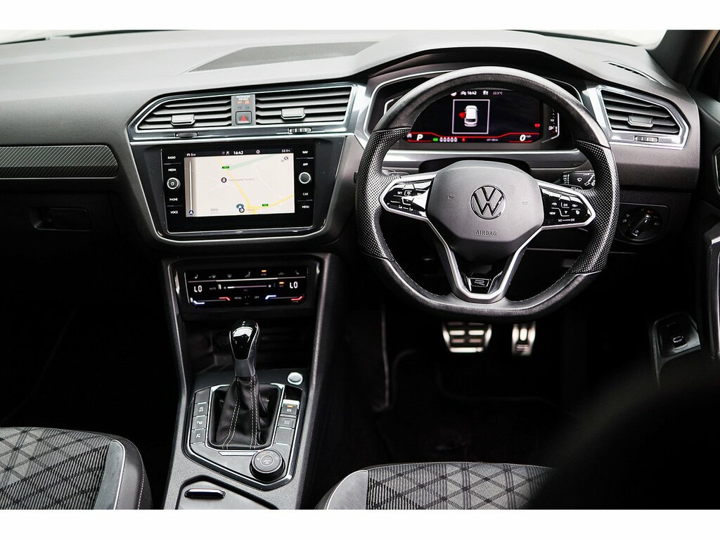 Volkswagen Tiguan Allspace Tsi R-line Black #2
