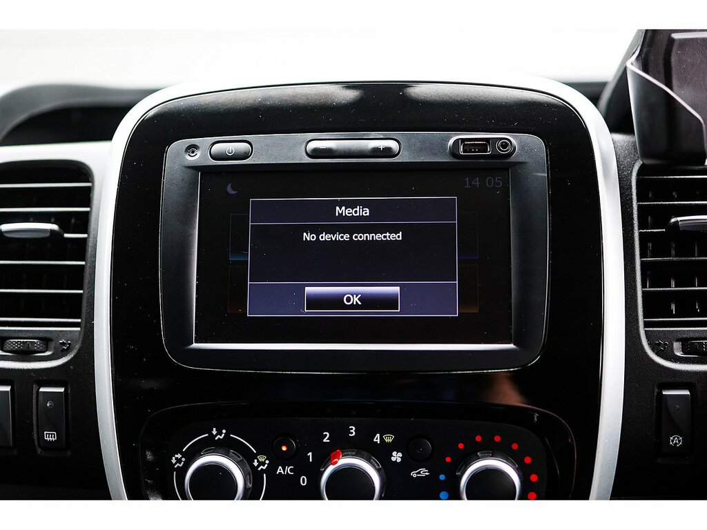 Renault Trafic 2019 1.6 Sl27 Business Energy Dci 125 Bhp White #21
