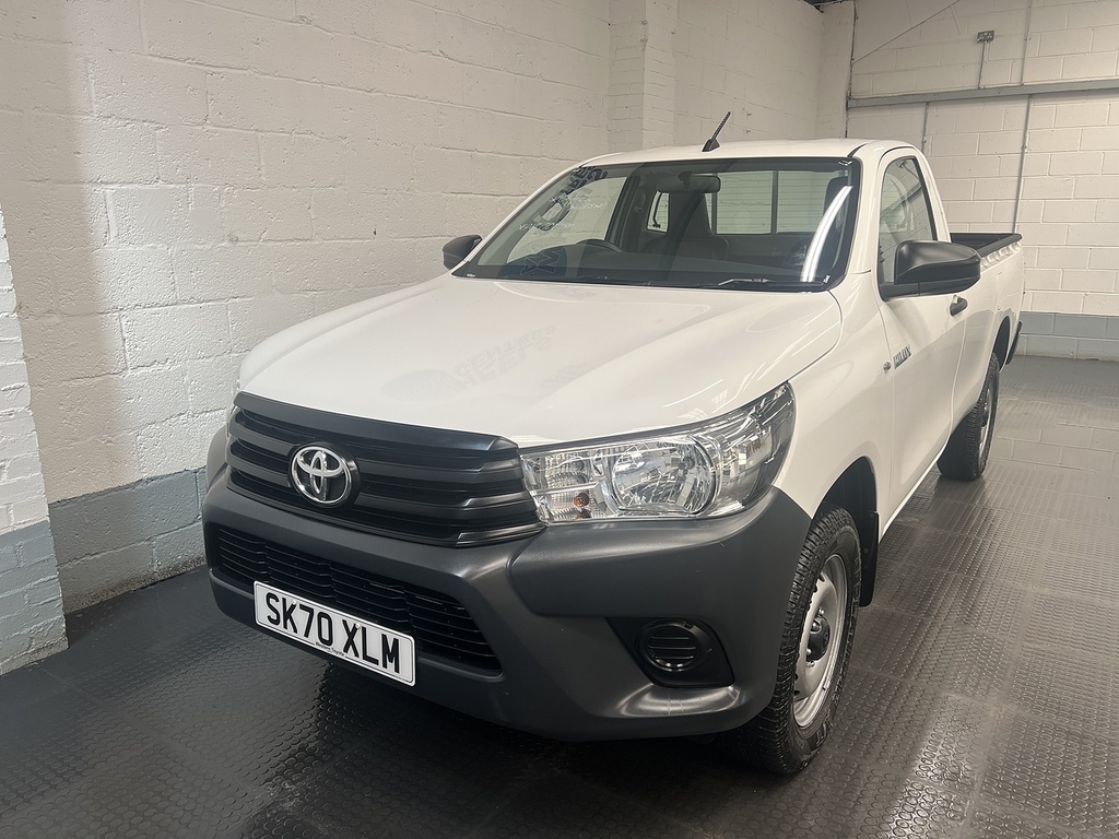 Toyota HILUX 2.4 D-4d Active Narrow Body Pickup Manu White