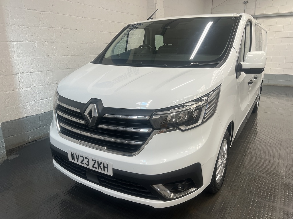 Renault Trafic 2.0 Dci Blue Ll30 Sport Crew Van Double Cab 6Dr Di White