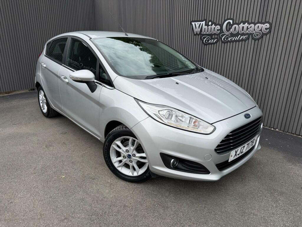 Ford Fiesta Hatchback 1.25 Zetec Euro 6 201565 Silver