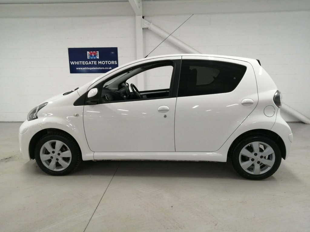 Toyota Aygo Hatchback White #4