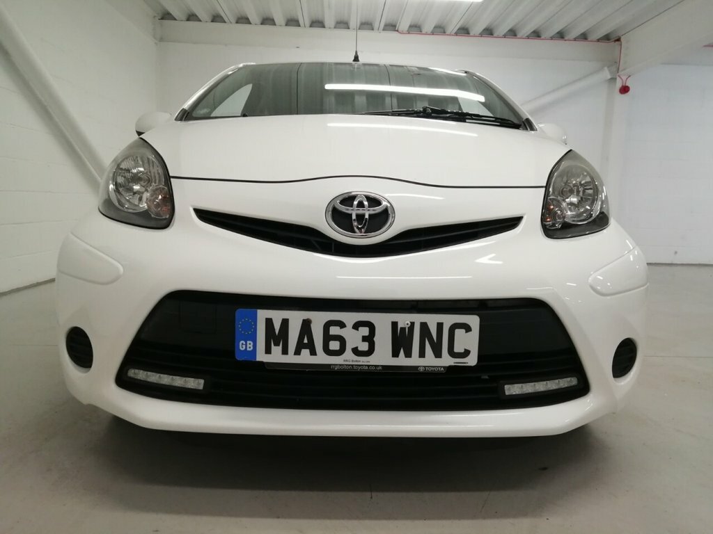 Toyota Aygo Hatchback White #6