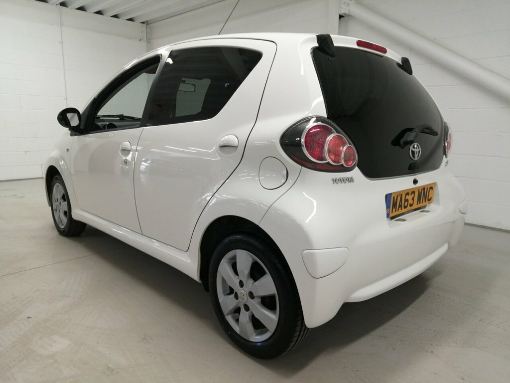 Toyota Aygo Hatchback White #5