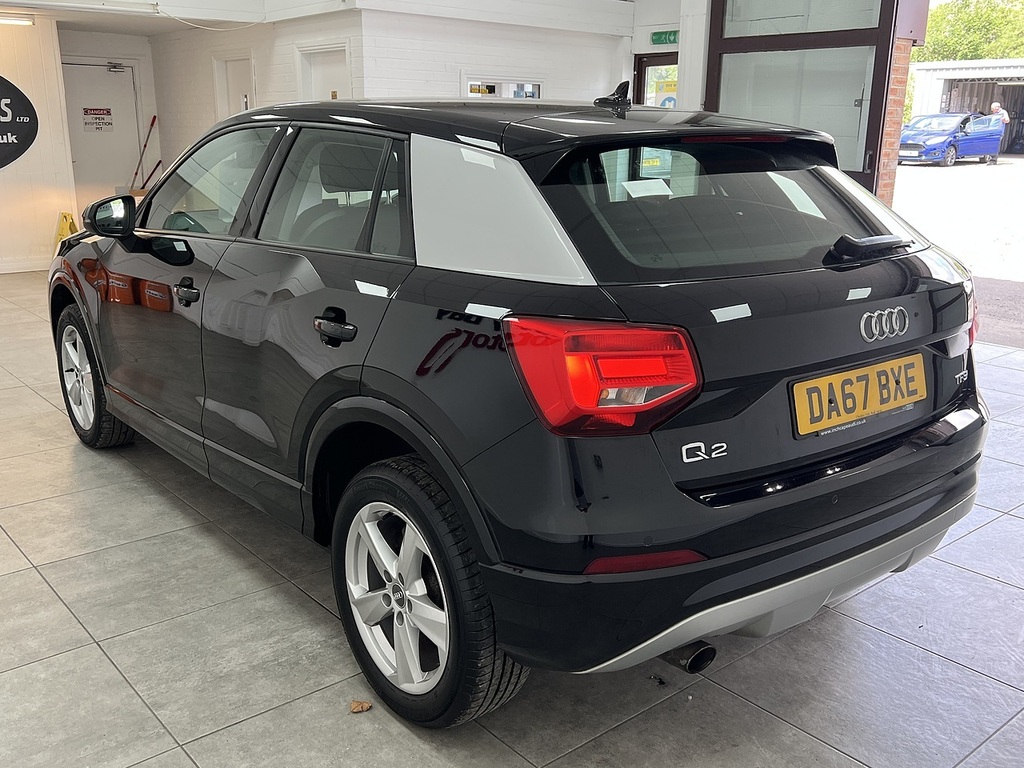 Audi Q2 Tfsi Sport Black #5