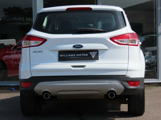 Ford Kuga 2016 2.0 Tdci Titanium Suv 2Wd E White #5