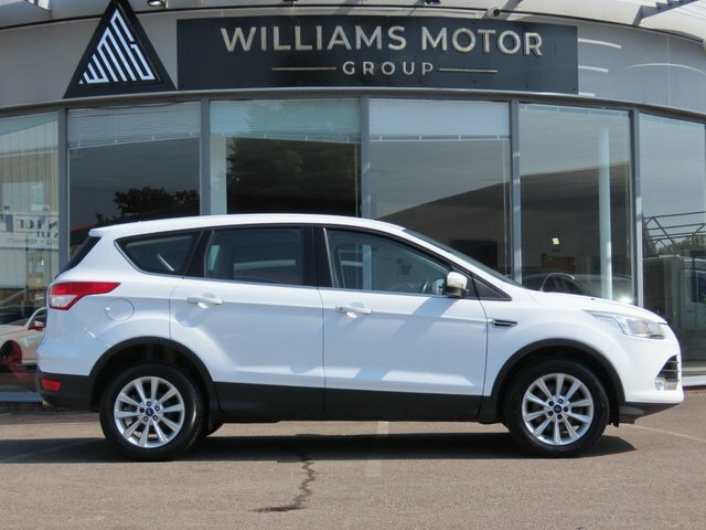 Ford Kuga 2016 2.0 Tdci Titanium Suv 2Wd E White #3