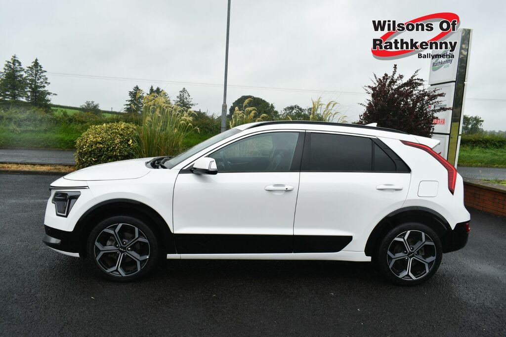 Kia Niro Suv White #6