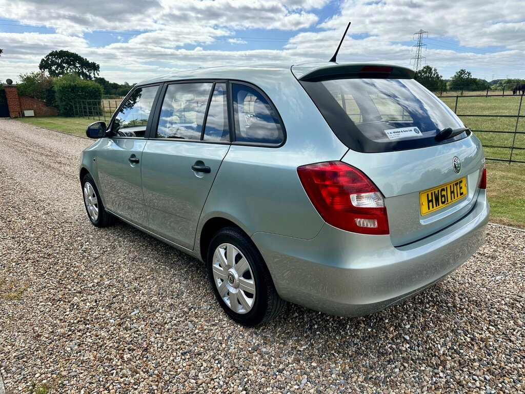 Skoda Fabia 1.2 S Estate Euro 5 69 Ps Green #4