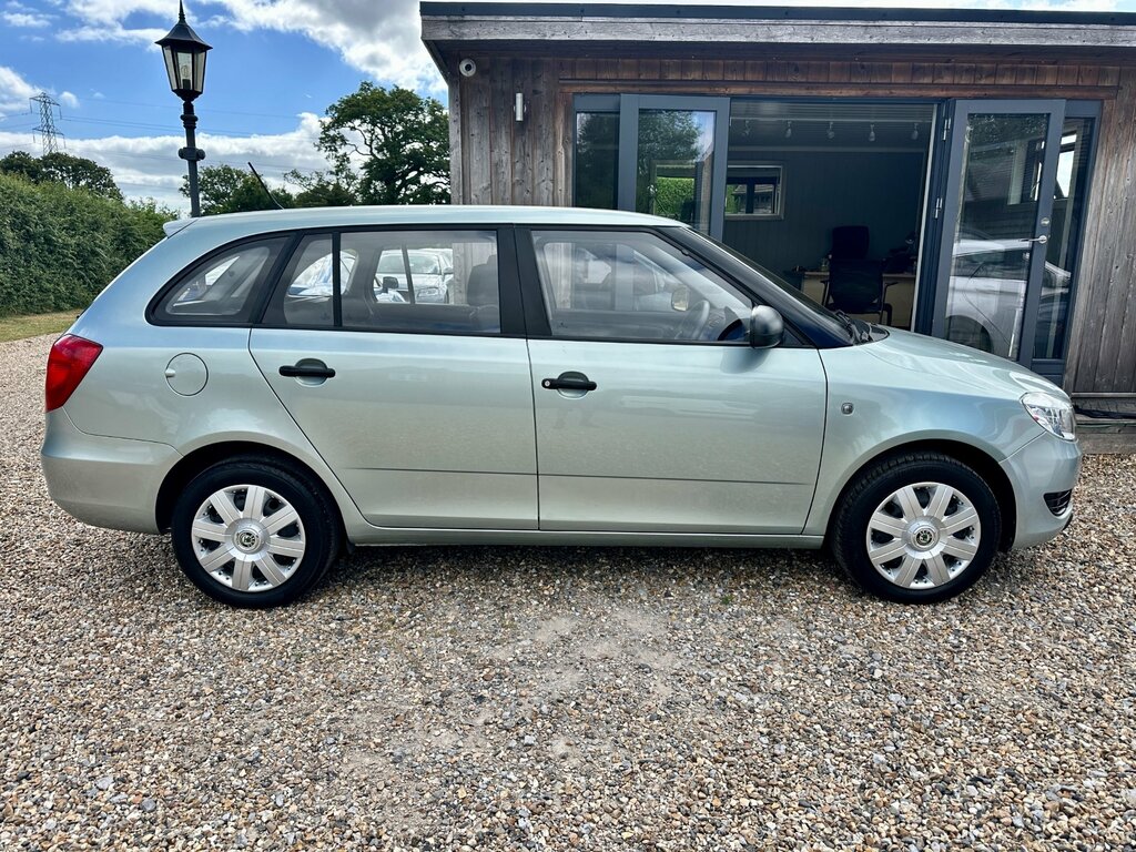 Skoda Fabia 1.2 S Estate Euro 5 69 Ps Green #2