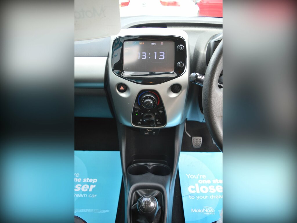 Peugeot 108 Active 1.0 Vti Hatchback 68 Bhp Red #9