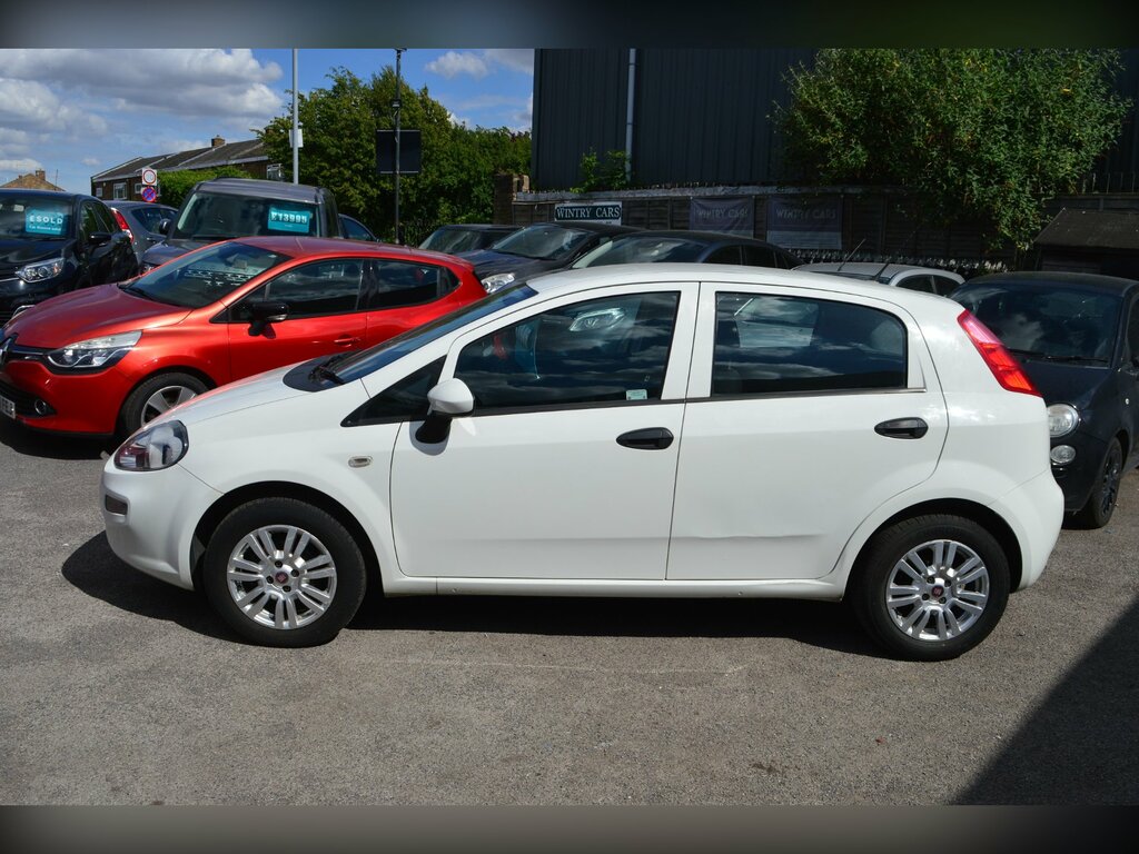 Fiat Punto 1.2 Pop Hatchback Euro 6 69 Bhp White #4