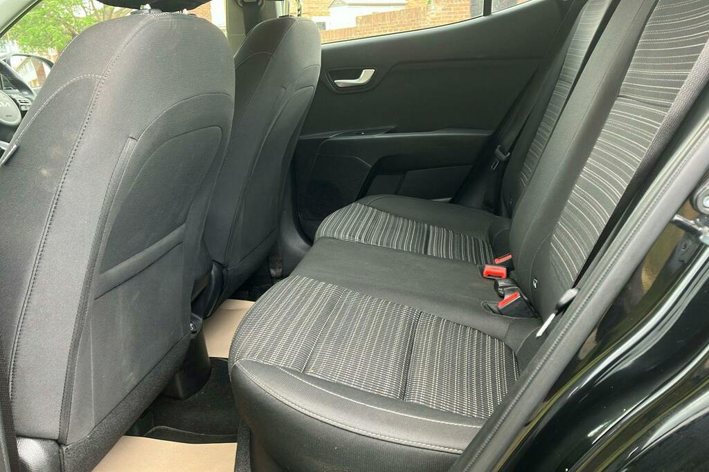 Kia Stonic 1.0 T-gdi 2 Suv Dct Black #4