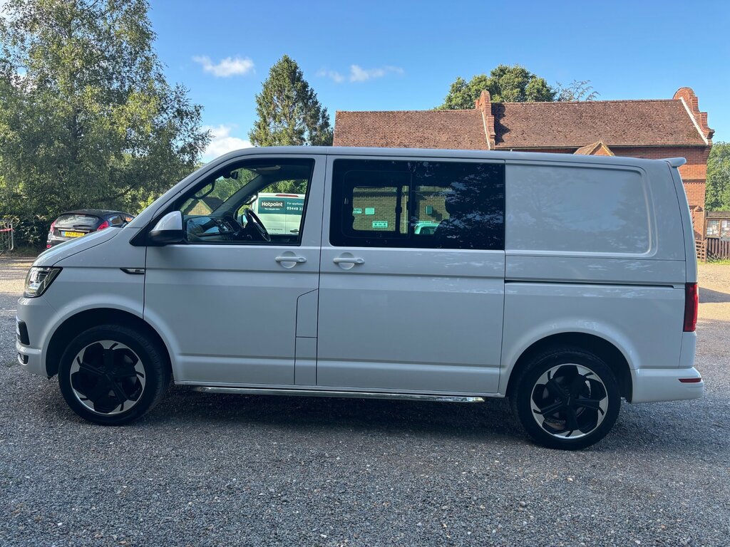 Volkswagen Transporter 2.0 Tdi T30 Bluemotion Tech Highline Kombi Double White #6