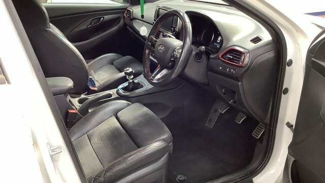 Hyundai I30 2019 2L 271 Bhp White #3