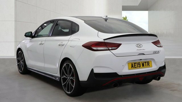 Hyundai I30 2019 2L 271 Bhp White #2