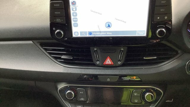 Hyundai I30 2019 2L 271 Bhp White #6