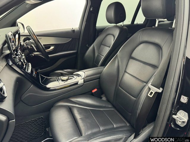 Mercedes-Benz GLC Class 2018 2.1 Glc220d Amg Line Suv G-tronic Black #3
