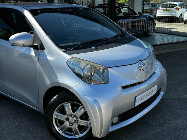 Toyota IQ Hatchback Silver #4