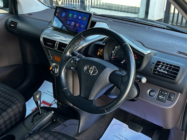 Toyota IQ 1.3L 3 Silver #20